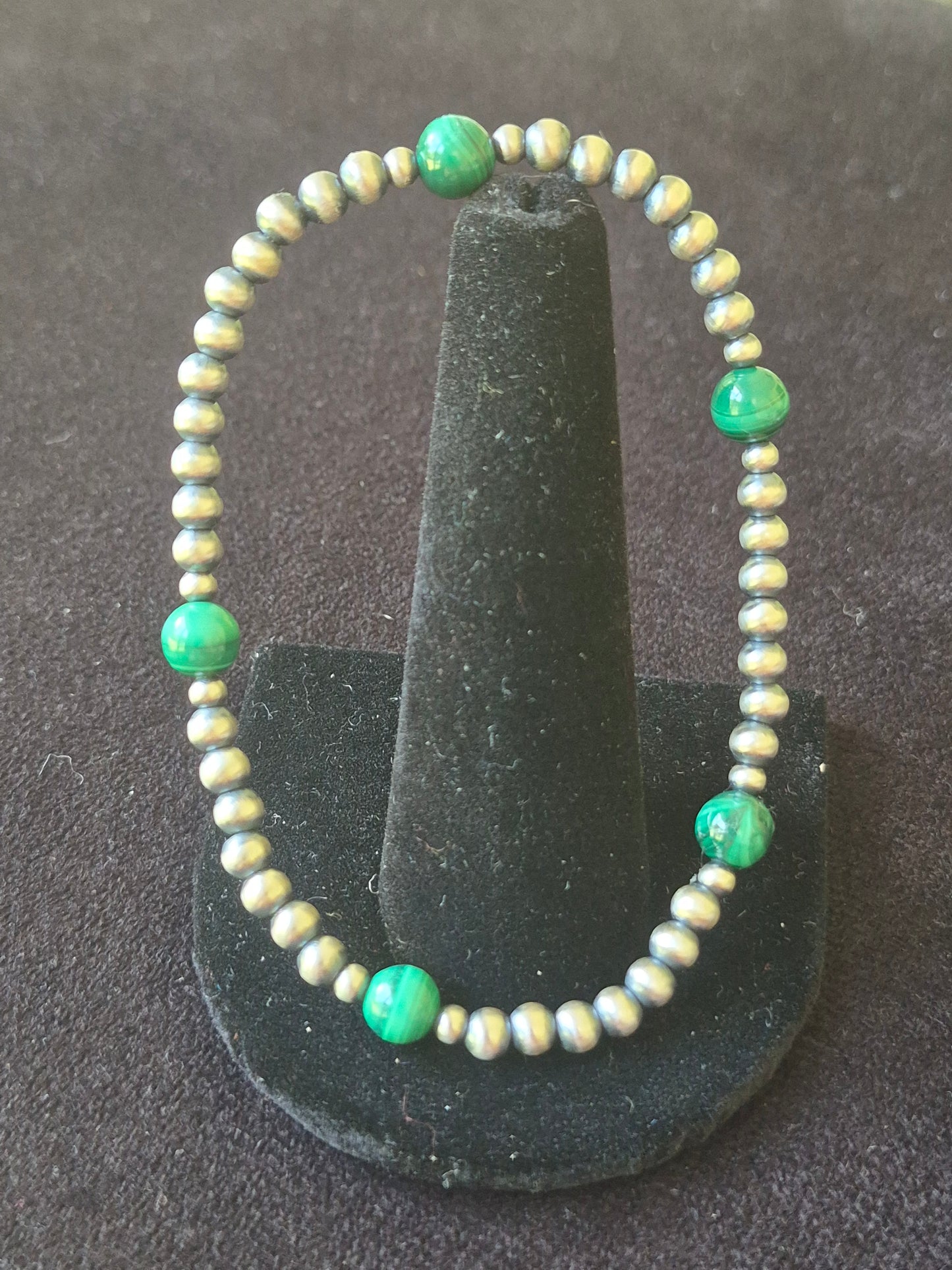 Navajo pearl & Malachite Stretch bracelet