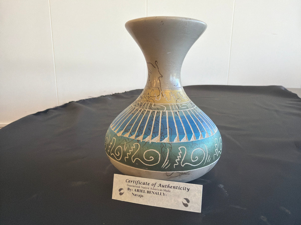 Horsehair Pottery - Ariel Benally (Navajo)