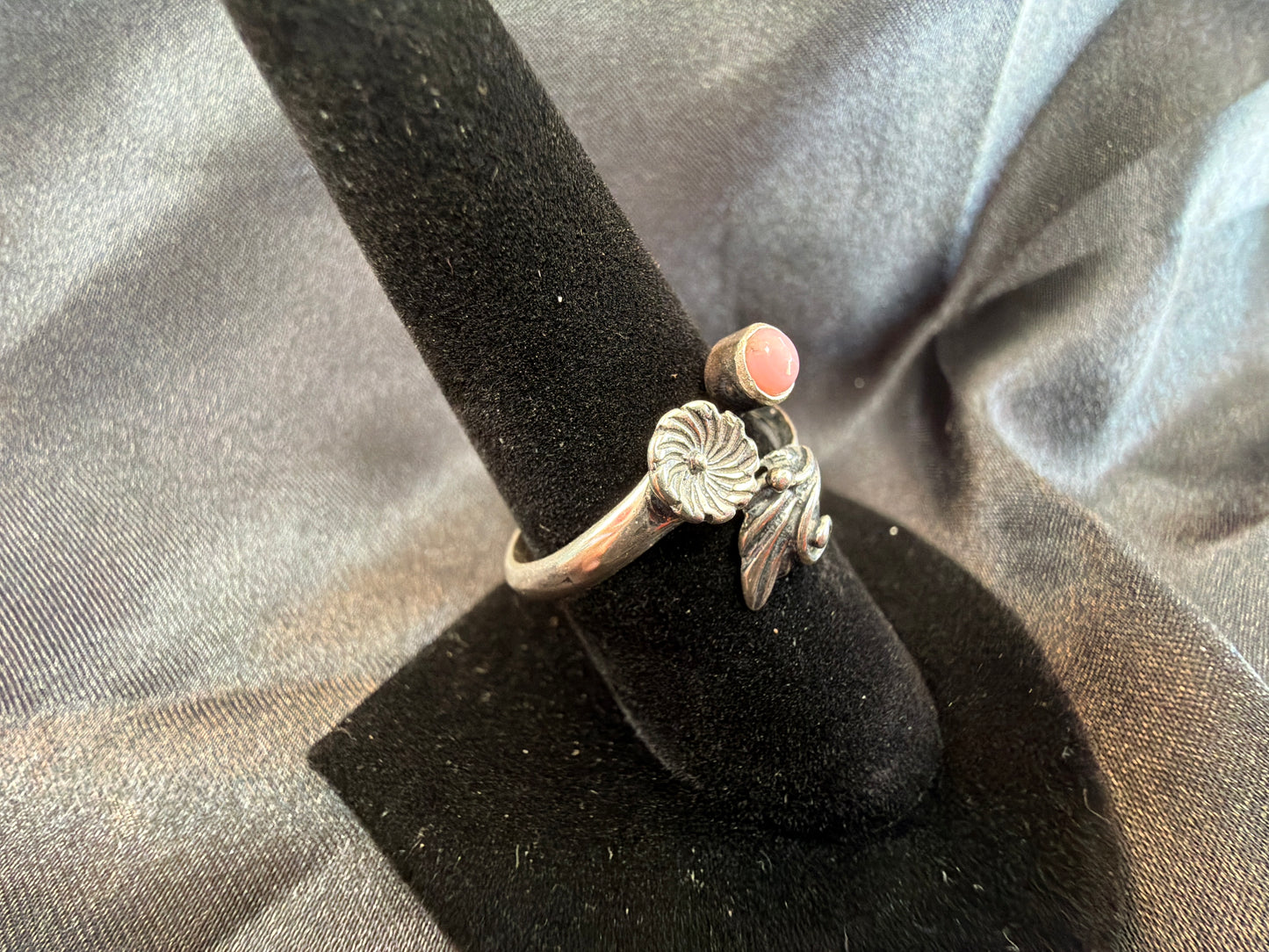 Pink Conch/Sterling Silver Ring (Size 9 3/4)