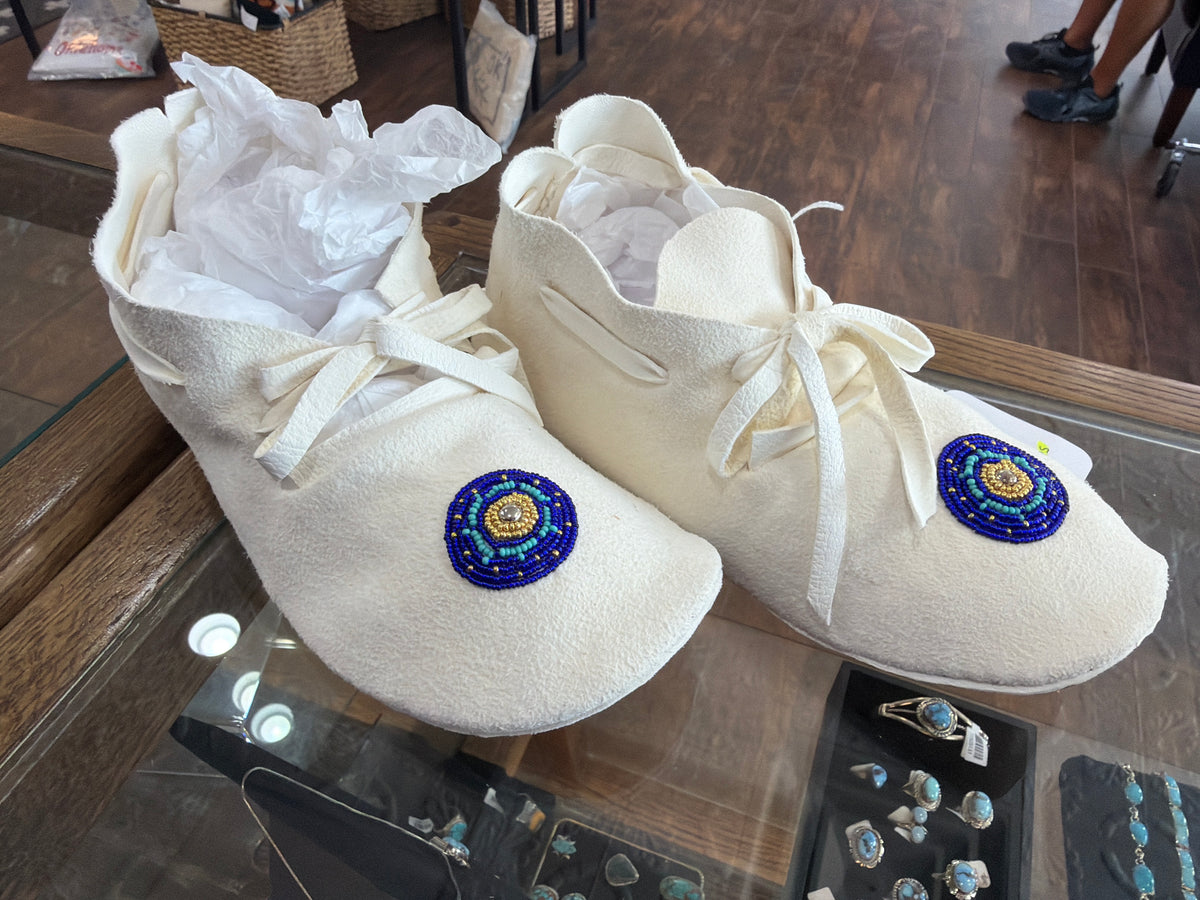 Beaded Moccasins Sz 8