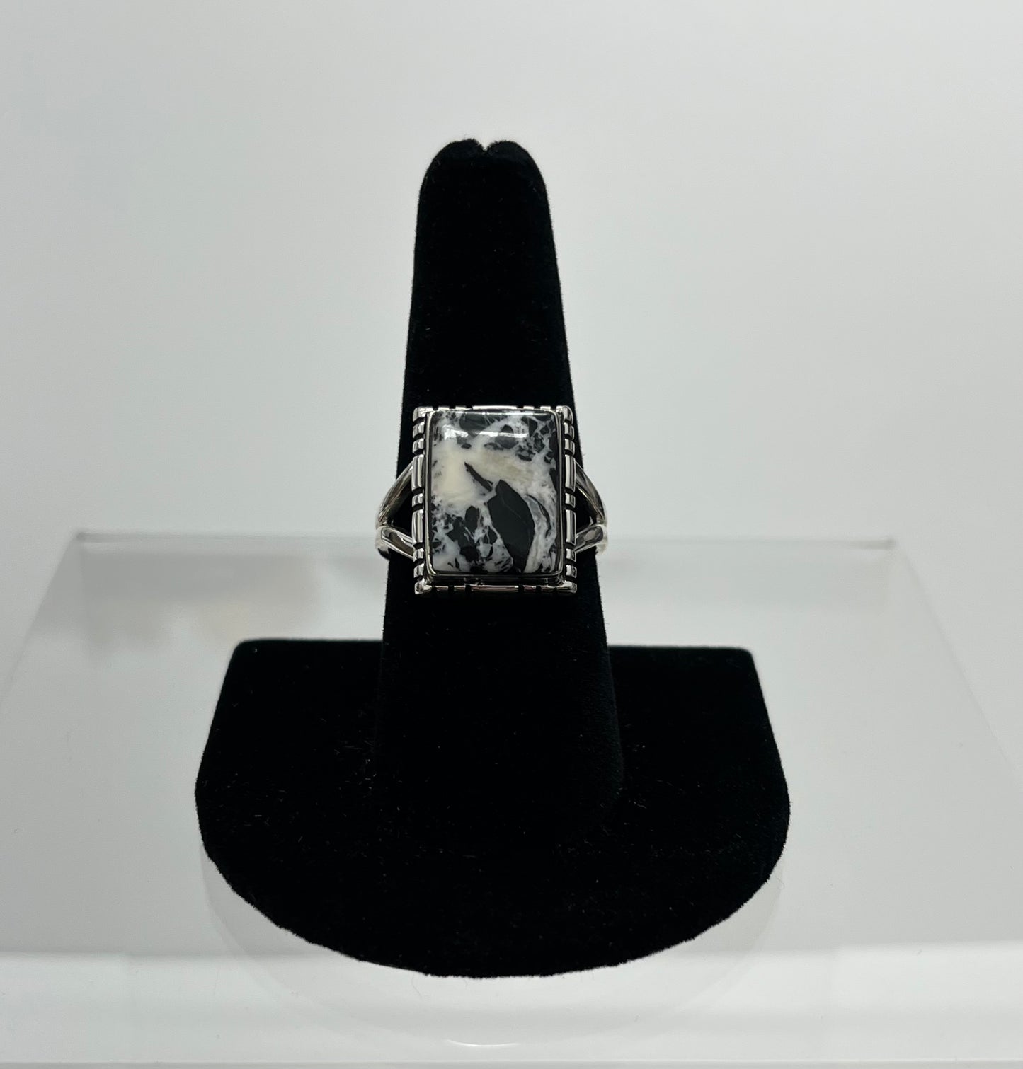 White Buffalo Turquoise and Sterling Silver Ring; Size 9.25