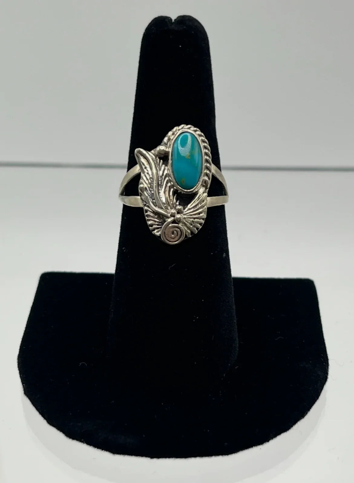Turquoise and Sterling Silver Ring with Feather and Floral Detail; Size 8.5