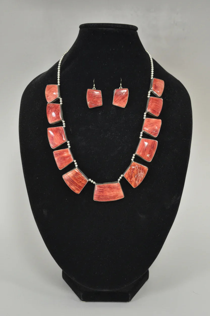 Spiny Oyster Shell Statement Necklace Set