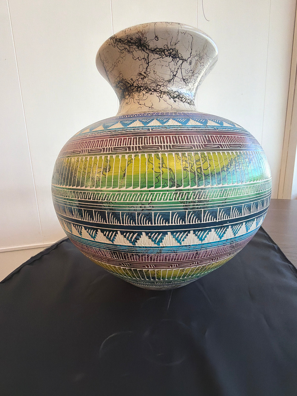 Horsehair Pottery - Large Pot ( Theresa Whitegoat - Navajo)