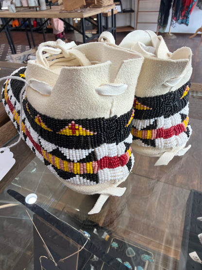Beaded Moccasins w/Cut Beads Sz 9/10