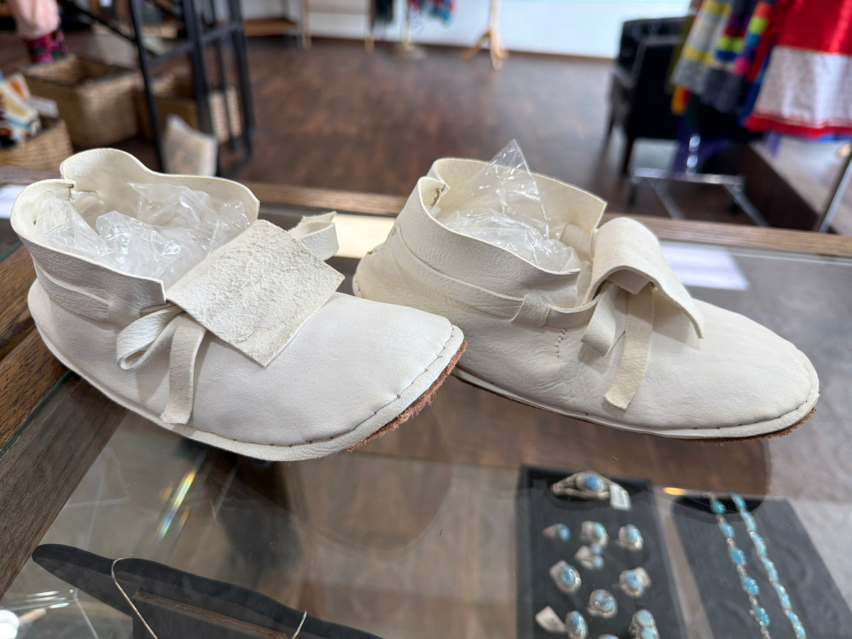 Child’s Buckskin Moccasins Sz 12-1
