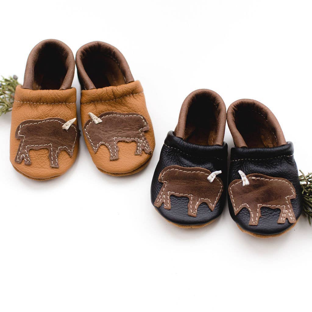 Bison on Black Leather Shoes Baby Boy & Toddler Moccasins: 3Y