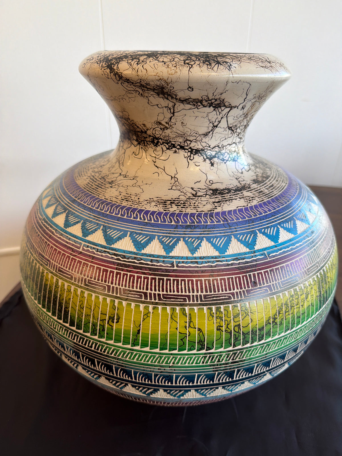Horsehair Pottery - Large Pot ( Theresa Whitegoat - Navajo)