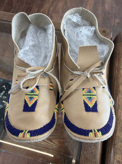 Beaded Moccasins Sz 5-6