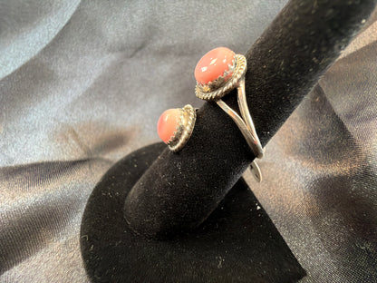 Pink Conch/Sterling Silver Ring (Size 7 1/2)