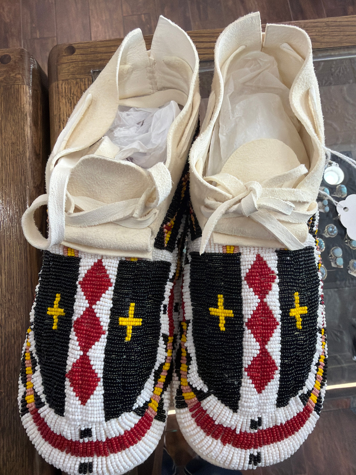 Beaded Moccasins w/Cut Beads Sz 9/10