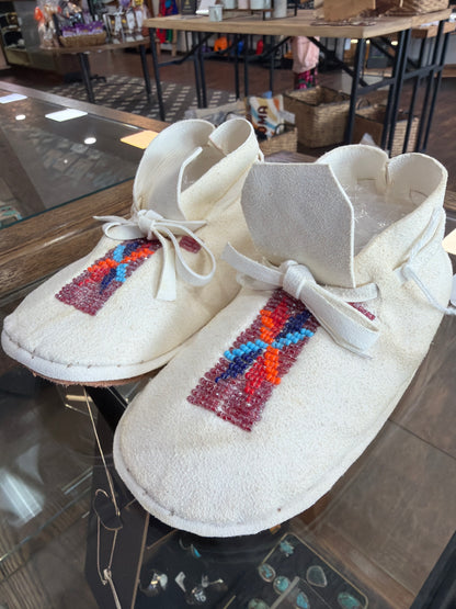 Beaded Children’s Moccasins Sz 9-10