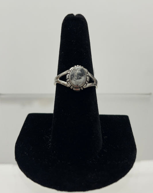 White Buffalo Turquoise and Sterling Silver Ring; Size 7.75