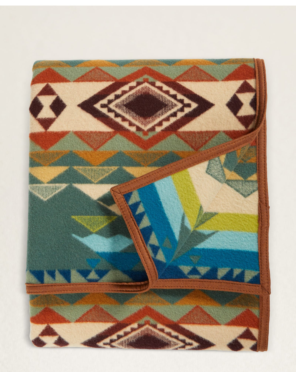Pendleton Jaquard Napped Robe; Highland Peak Balsam