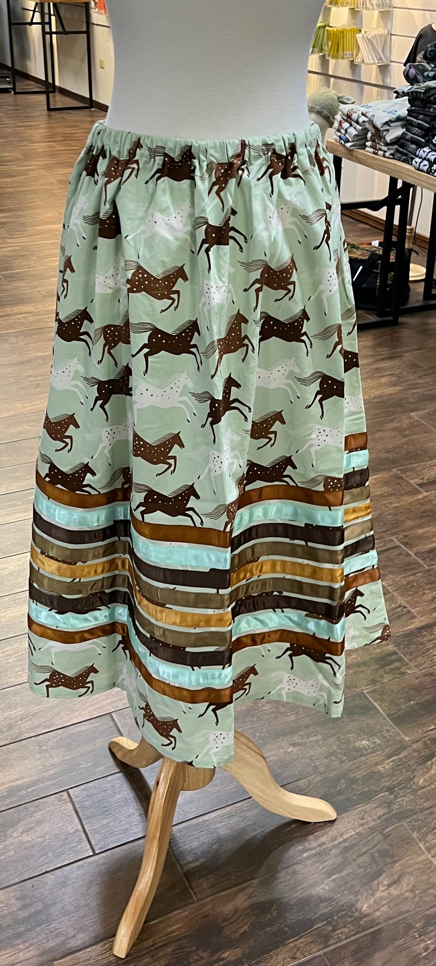 Adult Ribbon Skirt; Waist 34”, Mint Green, Horses🐴