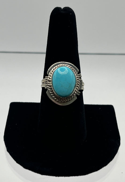Kingman Turquoise and Sterling Silver Oval Shaped Ring; Size 9