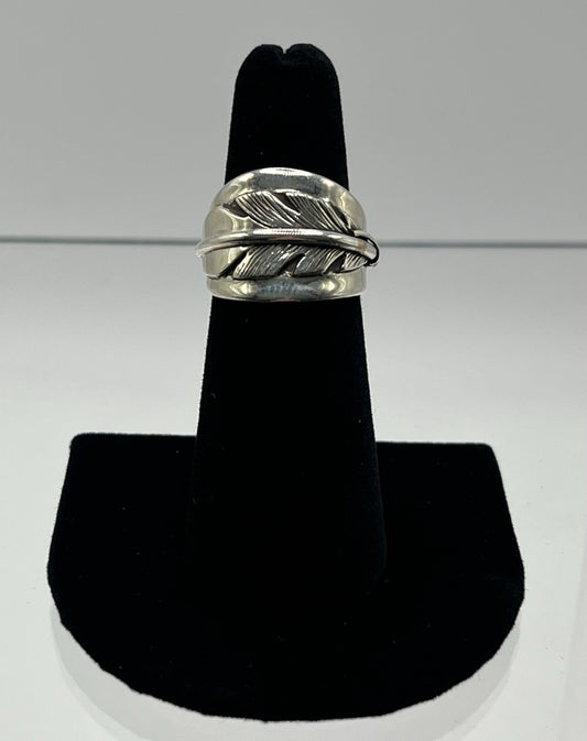 Sterling Silver Ring with Feather Design on Band; Size 6.75