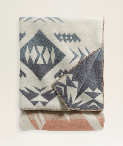 Pendleton Jacquard Napped Robe Blanket; Agate Beach