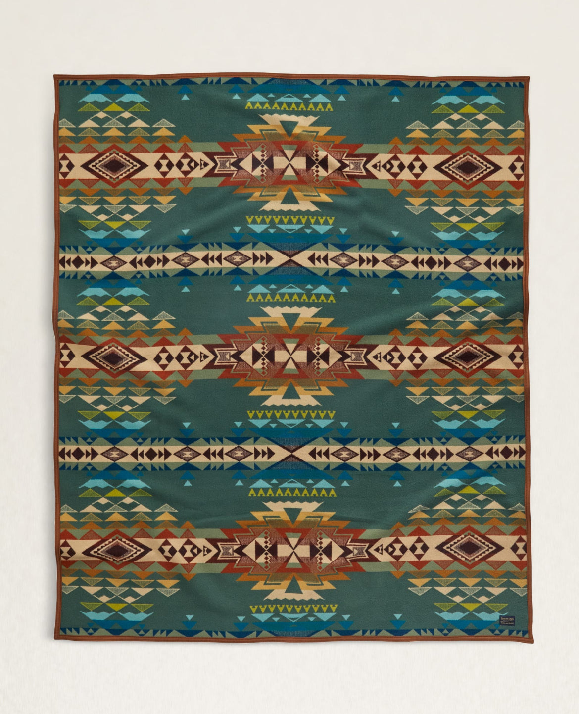 Pendleton Jaquard Napped Robe; Highland Peak Balsam