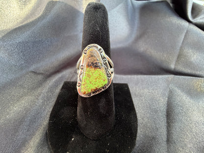 Gaspeite / Sterling Silver Ring (Size 8 3/4)