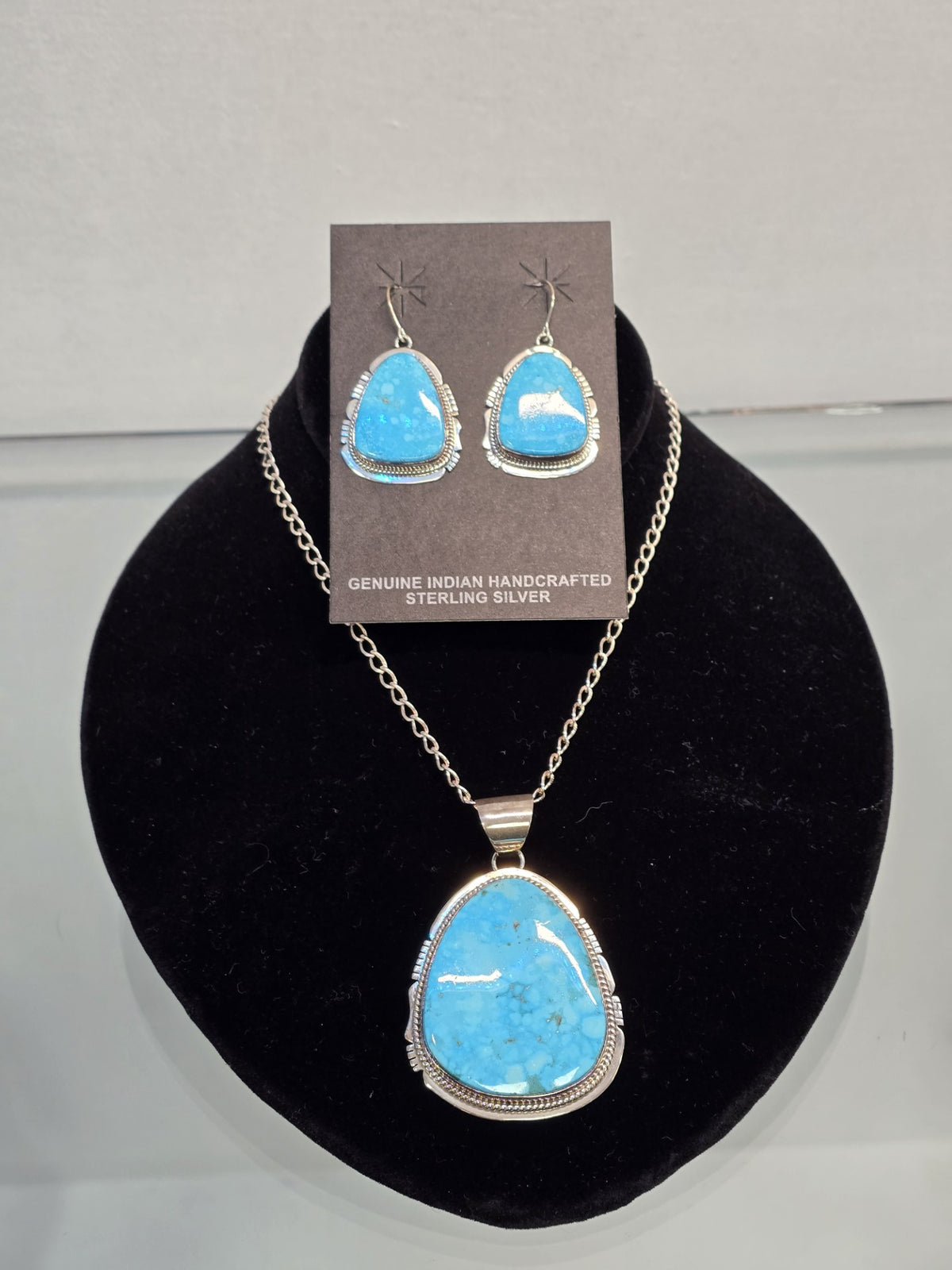 Kingman Turquoise Necklace and Earring Set